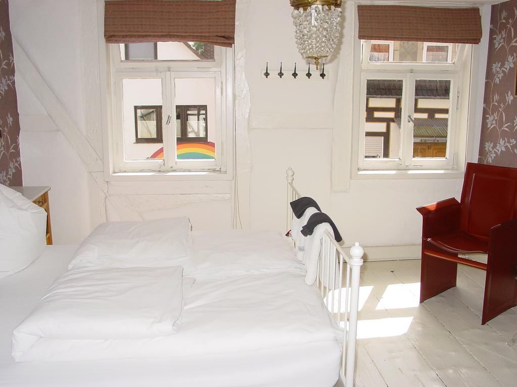 Robert'S Bed & Breakfast Helmarshausen Exterior photo